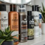 Száraz sampon: por vagy spray, amely felszívja a zsírt és frissíti a hajat mosás nélkül. Használat: a hajtőre fújd, hagyd pár percig, majd fésüld ki. Előny: időt spórol; hátrány: túl gyakori használat száríthat és felhalmozódhat.