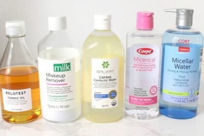 Különböző sminklemosó olajok, tejek és micellás vizek.