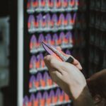 Hűtőmágnes tervezés közben hand-made dizájn